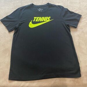Nike Dri-Fit Tennis Graphic Tee Black Volt Swoosh T-Shirt Men’s Medium